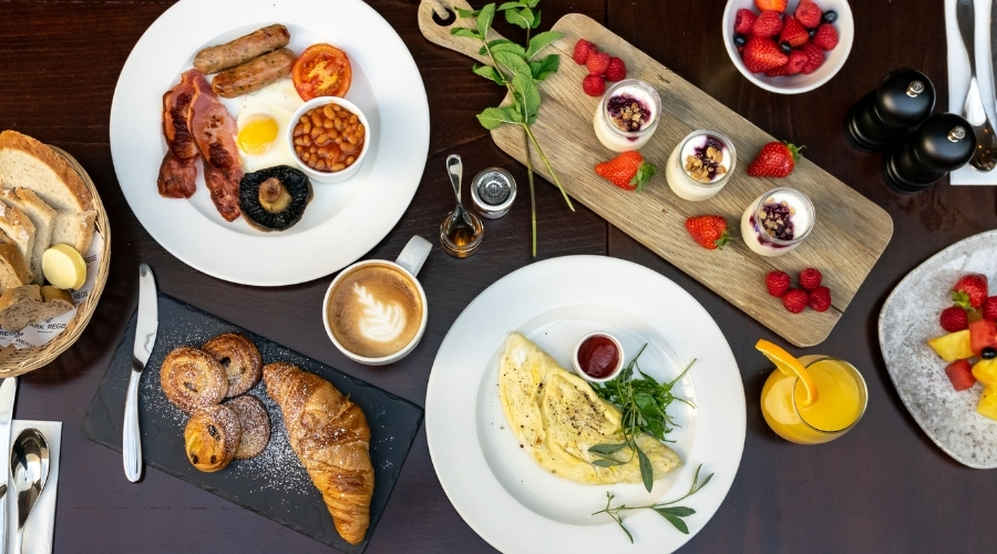 Enjoy some luxury in the heart of Birmingham. Book direct and we will give you FREE BREAKFAST, 50% OFF CAR PARKING, early check in (subject to availability) & flexible booking conditions!